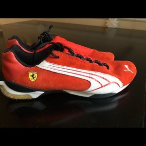 Vintage Ferrari/Puma race shoes